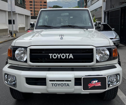 Imagen 2 de 17 de Toyota Machito 2022 70aniversario
