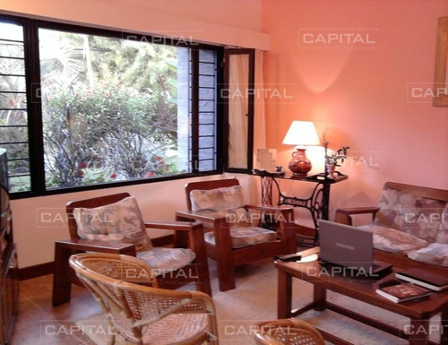 Venta Y Alquiler De Temporada. Linda Casa Con Piscina A Pasos De La Playa Mansa. Punta Del Este- Ref: 24862