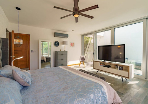 Imagen 19 de 30 de Venta Casa C/aberca, Lujo Y Gran Diseno Y Eficiencia En Play