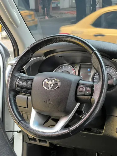 Toyota Hilux SRV 2.4 AUTOMATICA 4X4 Diesel