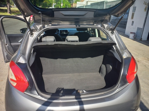 Peugeot 208 1.5 Allure Touchscreen 2014