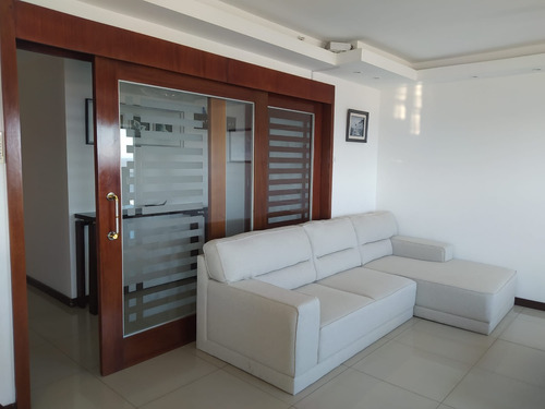 Apartamento En Venta De 3 Dormitorios Y 3 Baños Con Garaje En Diamantis Plaza