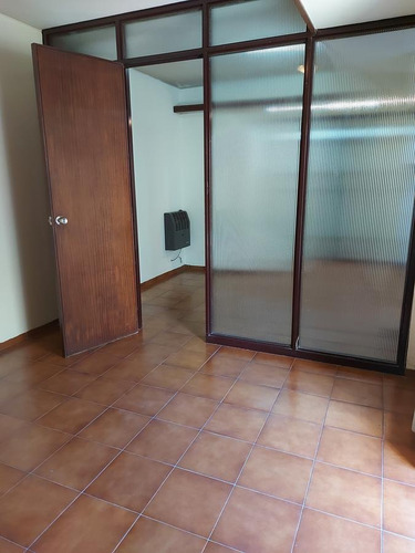 Imagen 2 de 7 de Oficina - La Plata