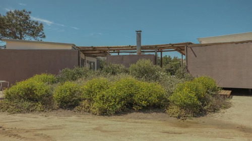 Casa En Alquiler Por Temporada De 4 Dormitorios En Club De Mar (ref: Est-323)