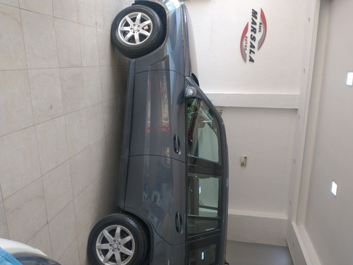 Imagen 2 de 9 de Mercedes Benz