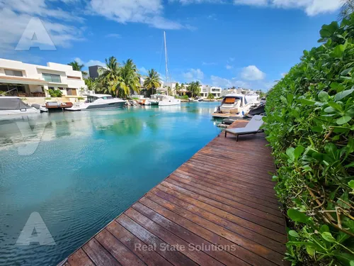 Casa En Venta, 4 Recámaras, Muelle, Estudio Tv, Canales Puerto Cancún.