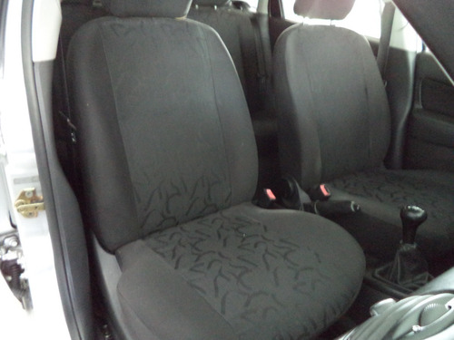 Imagem 9 de 9 de Fird Focus 1.6 Flex Zetec /carro Impecável C/ Baixo Km