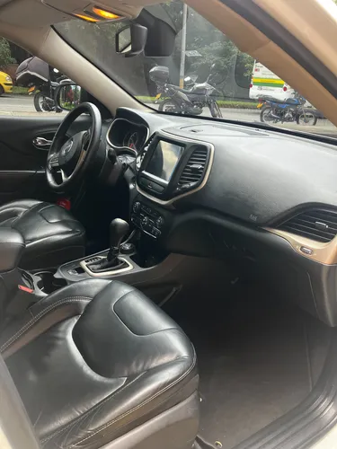 Jeep Cherokee 3.2 Longitude Plus