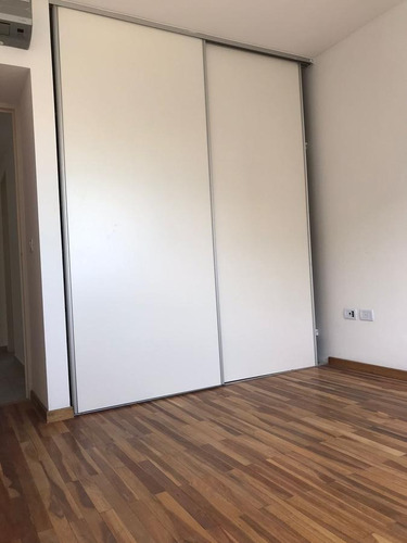 Imagen 7 de 16 de Departamento De Un Dormitorio En Venta - La Plata - Balcón Al Frente Piso Alto