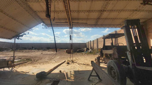 Imagen 20 de 27 de Galpón · Alquiler · 7.000 M2 · Dos Galpones · Oficina · Heras