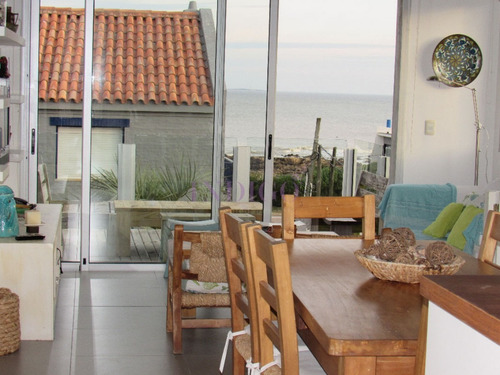 Apartamento En Venta, Montoya, 3 Dormitorios- Ref: 73