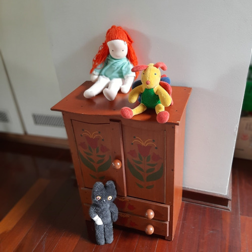 Raro Brinquedo Antigo Guarda Roupa De Bonecas /só Retirada (Usado)