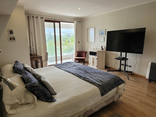 Casa En Venta En Calle Colina Vista Hermosa Las Condes