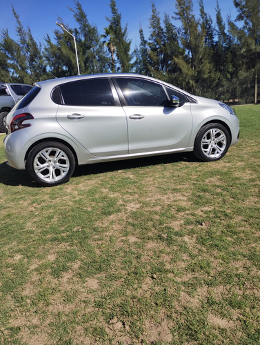 Peugeot 208 1.6 Urban Tech