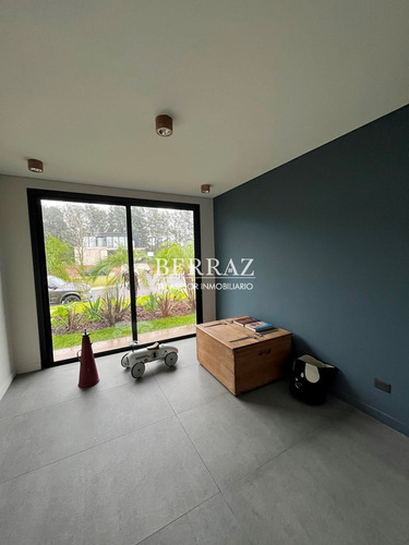 Casa En Venta En Barrio La Calesa Pilará Pilar Lote De 955 M2