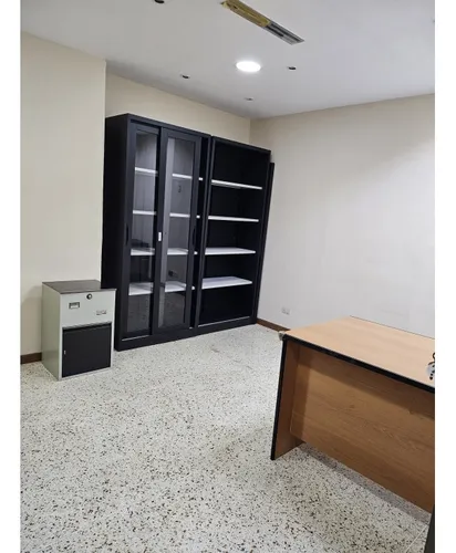 Alquilo Oficina 115m2 La Lagunita 6530