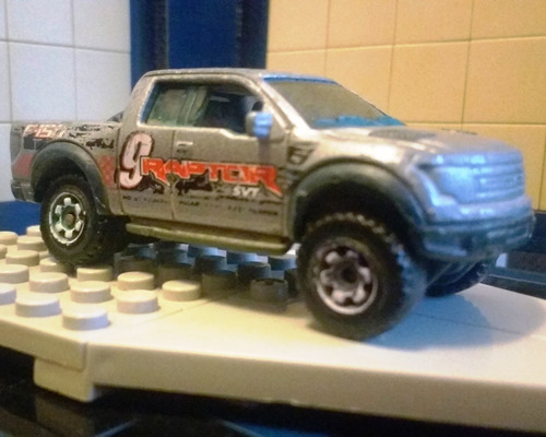 Priviet Trucks 4x4 Ford F-150 Svt Raptor Gris Matchbox Hw