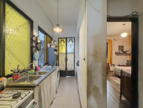 Venta - Casa Tipo Ph - Multifamiliar - 5 Ambientes - Terraza - Taller De Trabajo