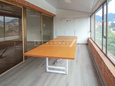 Oficina en arriendo