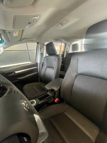 Imagen 18 de 19 de Toyota Hilux 2.8 Srv At 4x4