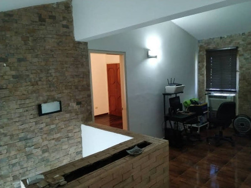 Imagen 7 de 12 de Leal Perez Vende Tonwhouse Urb. Villas Del Encanto El Rinco Mañongo