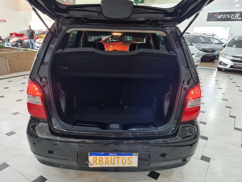 Imagem 17 de 20 de Nissan Livina 1.8 Sl 16v 2012