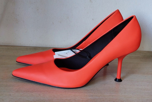Imagen 6 de 9 de Zapatos Clasicos Tipo Stiletto Escote Zara Nuevos Sin Uso