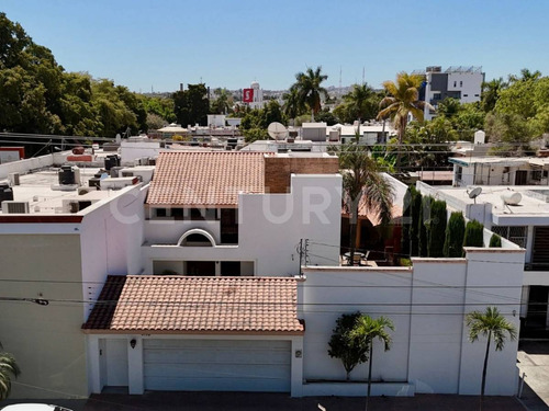 Casa En Venta En Las Quintas