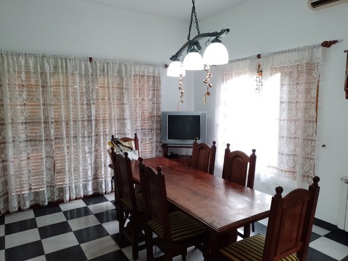 Imagen 15 de 24 de Venta De Chalet En Adrogué