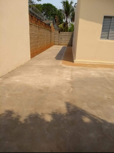 Casa Com Terreno Grande (chácara)