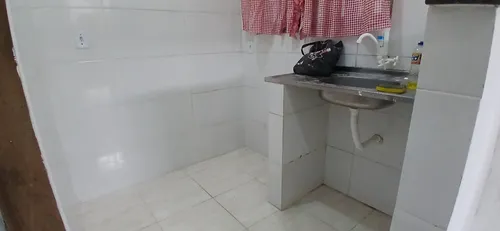 Kitinet De Laje Podendo Construir Em Cima. Pequeno Quintal