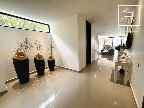 Casa En Venta En El Poblado. Cod V10550