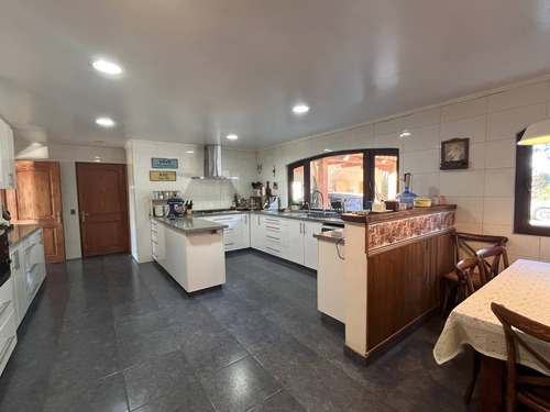 Casa Chilena En Condominio Con Club De Golf En Linderos