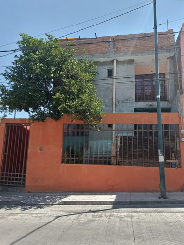 Casa Con Depa En La Guadalupe Morelia $1'500,000