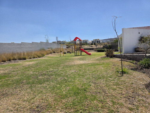 Terreno En Venta En Zibata, Dentro De Exclusiva Privada Yavia
