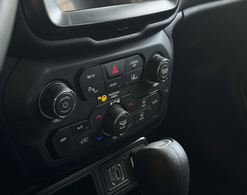 Jeep Renegade 1.3 T270 TURBO FLEX LONGITUDE AT6