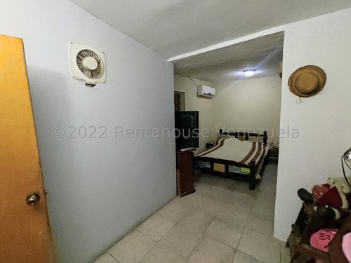 Imagen 3 de 13 de Casa En Venta En Las Delicias Maracay Aragua 22-25698 Irrr