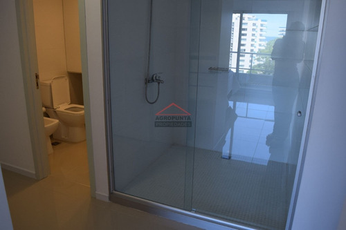 Apartamento En Brava, 3 Dormitorios *- Ref: 2857