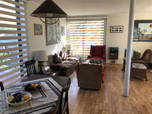 Casa En Venta De 5 Dorm. En Ñuñoa
