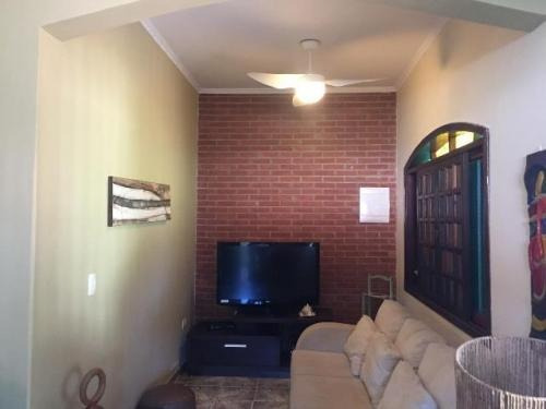 Imagem 8 de 12 de Casa Perto Da Praia Com 3 Quartos E Escritura! Financia!