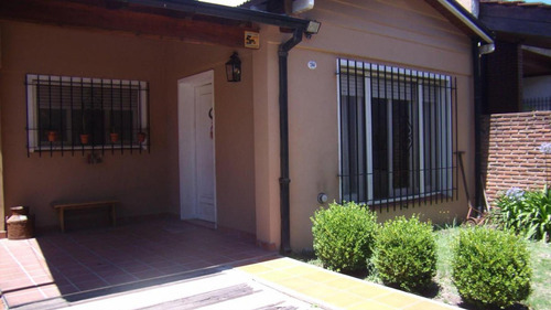Imagen 2 de 18 de Chalet - 4 Ambientes - Cochera - Servicio - Ituzaingo Norte