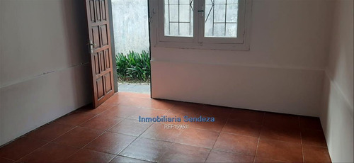 Apto Por Corredor Abierto. Excelente Ubicación, Muy Seguro