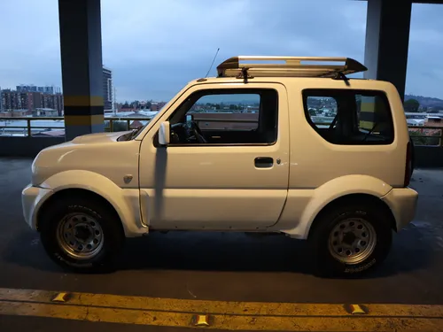 Suzuki Jimny MT 1.3 3P 4X4