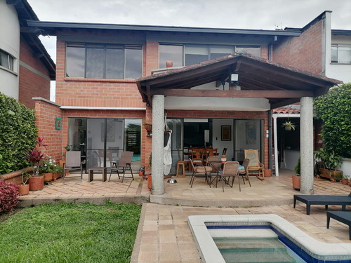 Casa Campestre En Venta En Cerritos- Pereira (48433).