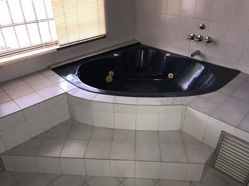 Imagen 8 de 10 de Casa En Venta Urb. Prados Del Este # 22-2115