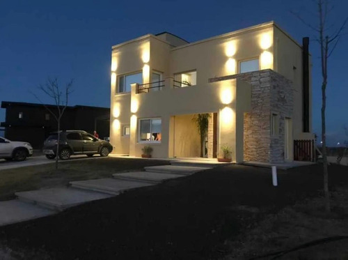 Imagen 1 de 15 de Hermosa Casa En Puertos Araucarias!