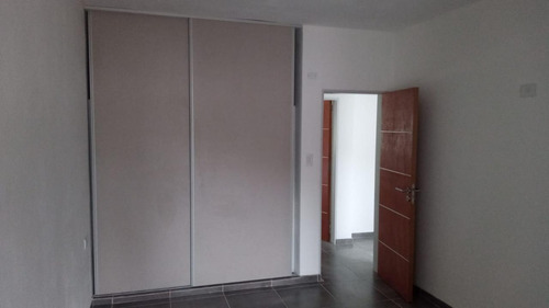 Alquilo Casas En Una Planta En Housing, Zona Sur. 3 Dormit Y 2 Baños Y 2 Dor Y 1 Baño