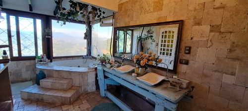 Arriendo Parcela 8.700 M2 Con Hermosa Casa Estilo Rustico D