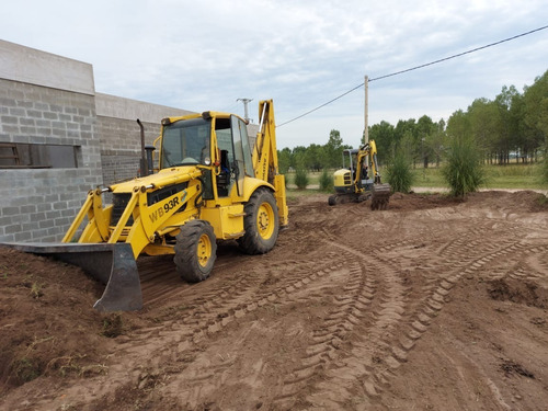 Retroexcavadora Komatsu 4x4 2001