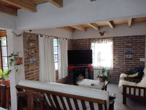 Imagen 16 de 30 de Venta Complejo Habitacional Apto Para Habilitar Como Turístico: Casa Principal + 3 Casas En Bariloche. Oportunidad